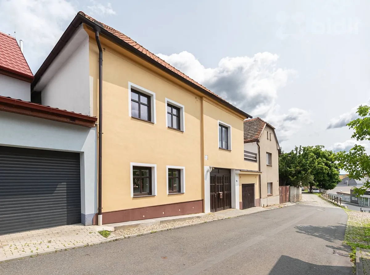 Prodej rodinného domu 237 m², pozemek 265 m²
